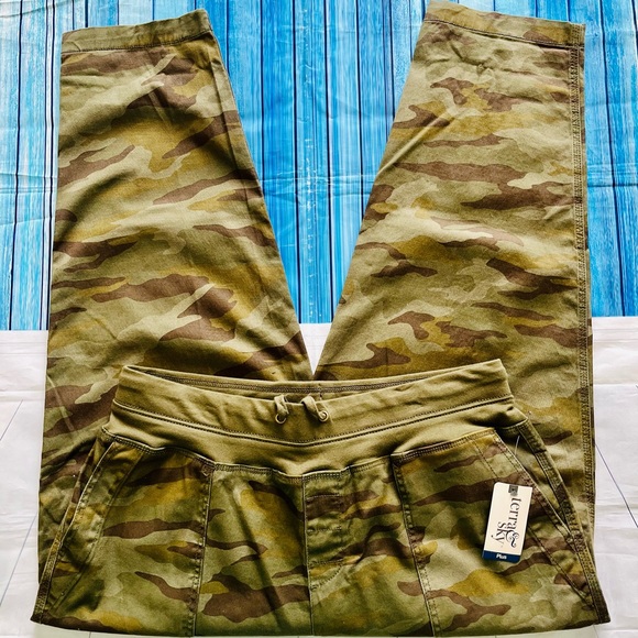 Terra & Sky Women's Plus Size Cargo
Utility Pants - Picture 8 of 13